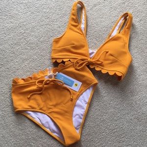 Cupshe gold high waisted bikini ☀️NWT☀️